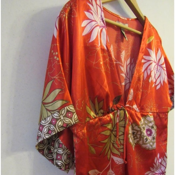 Red Asian Silky Blouse Kimono Floral Boho Hippy - Picture 4 of 5